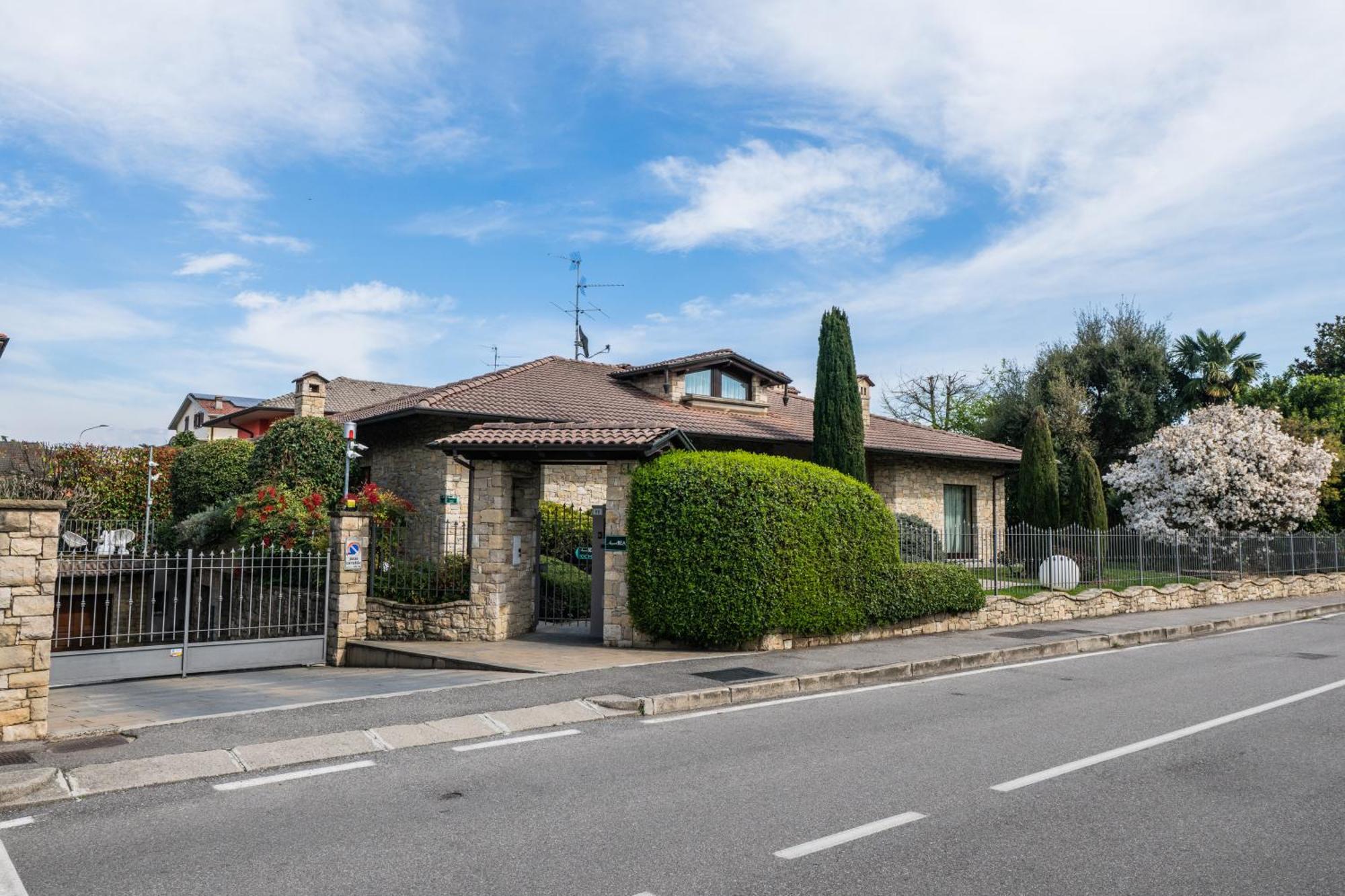 Azzano San Paolo Airport Bea Rooms מראה חיצוני תמונה